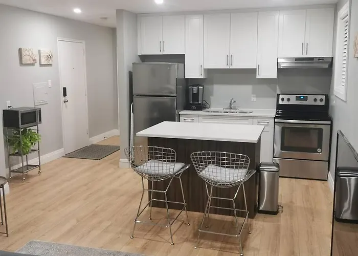 Modern 1 Bedroom Apartment In Wortley Village