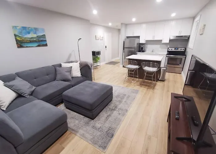 Modern 1 Bedroom Apartment In Wortley Village