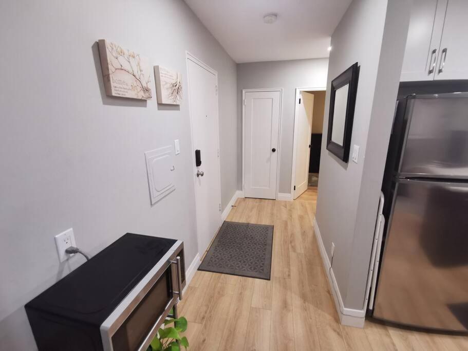 Modern 1 Bedroom In Wortley Village * London